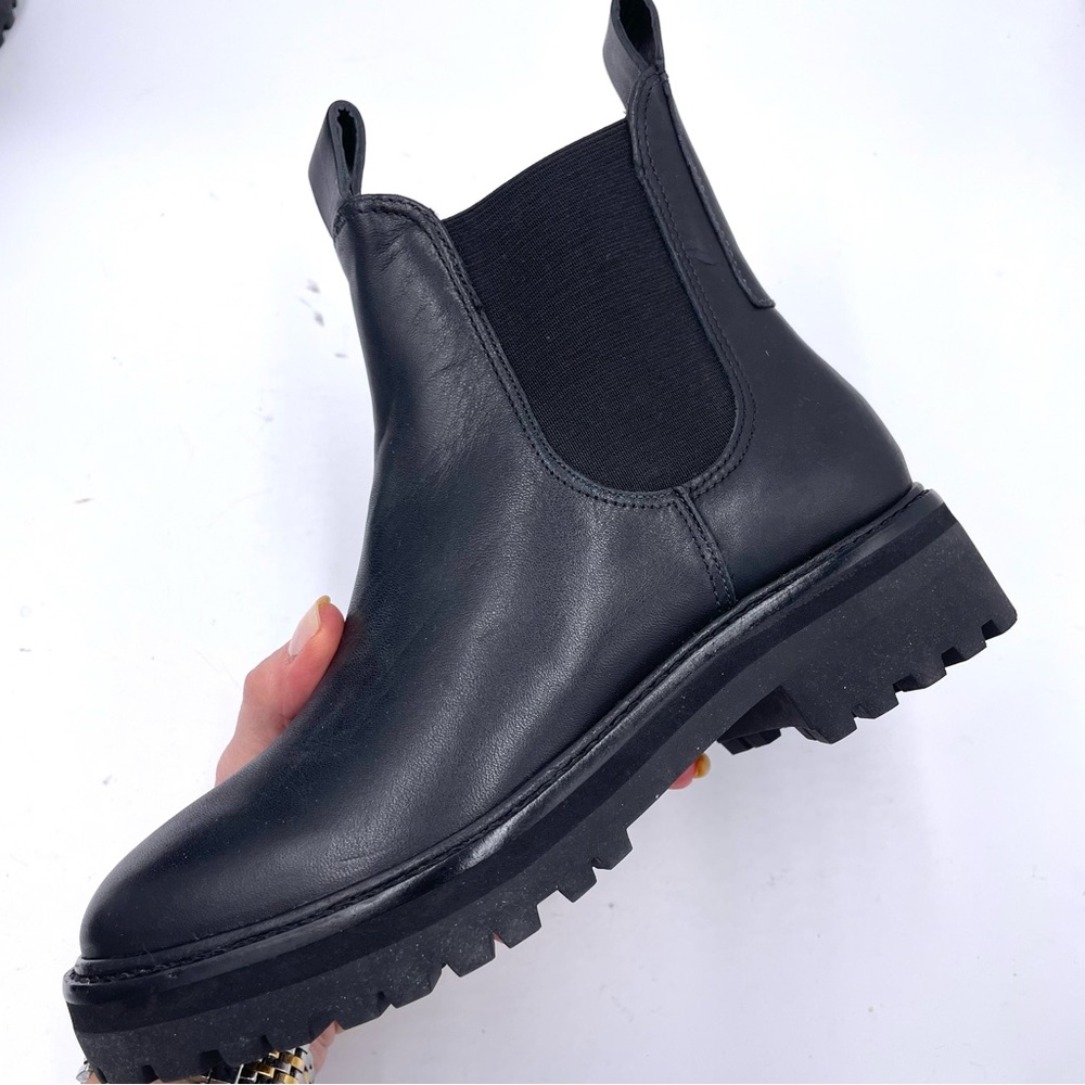NEW Everlane Black Leather Lug Sole Chelsea Bootie in‎ Size 5.5 - Picture 8 of 14